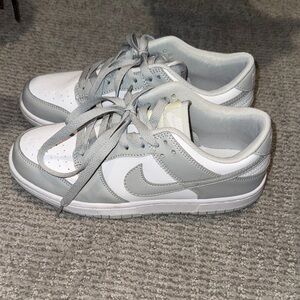 Nike Sneakers in Gray and White